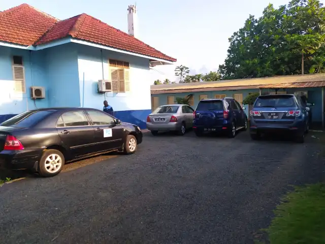 Profissional de seguros em reunião de negócios